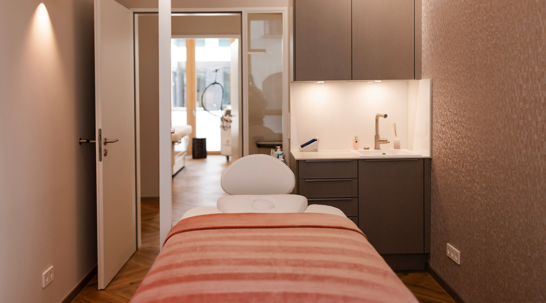 Medizinisches Microneedling und Exosom-Therapie in Mainz bei der Privatarztpraxis L'ESTHÉTIQUE